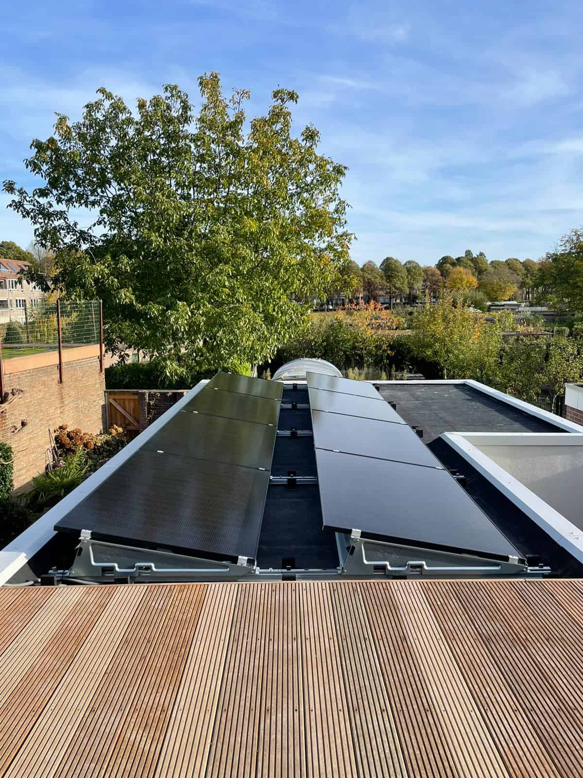 Zonnepanelen op een rieten dak, kan dat?